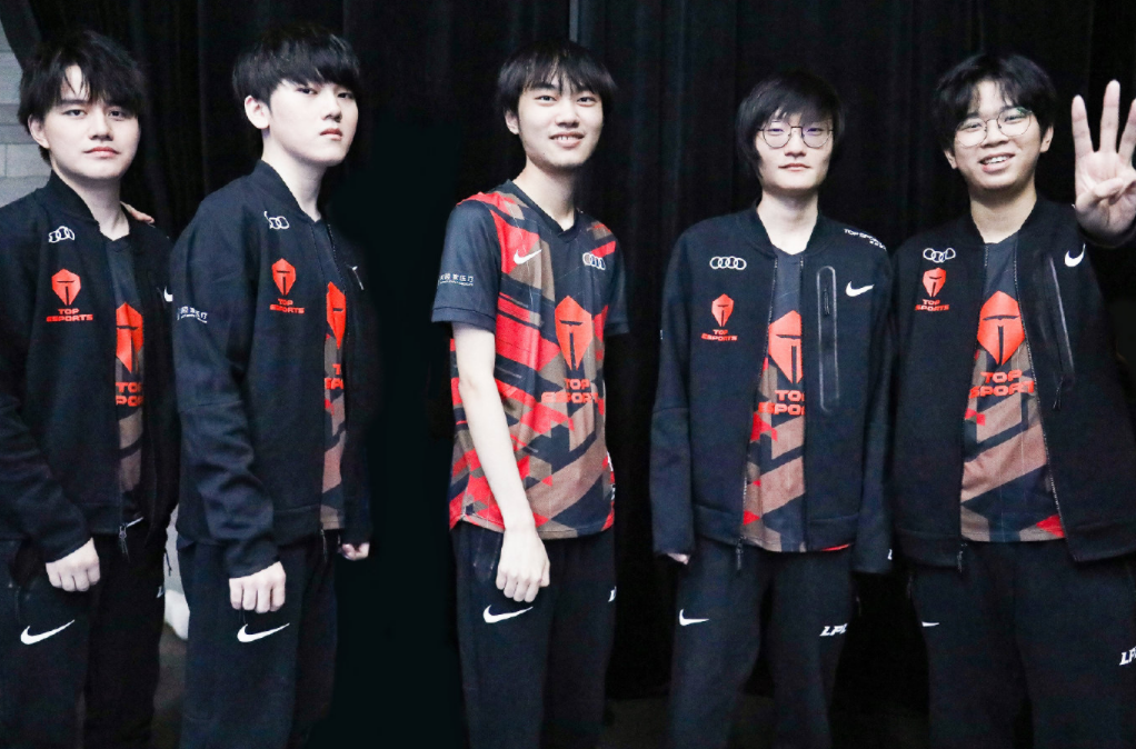 更是在向更 更是在向更