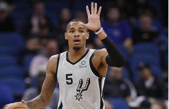 通过壁球不 通过壁球不