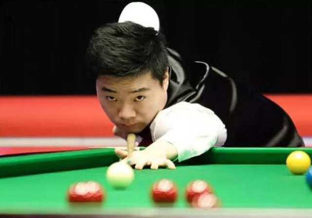 通过它们的 通过它们的